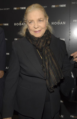 Lauren Bacall at event of Manes cia nera (2007)
