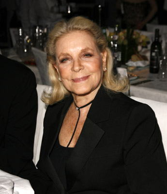 Lauren Bacall at event of The 78th Annual Academy Awards (2006)