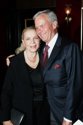 Lauren Bacall and Tom Brokaw at event of Fahrenheit 9/11 (2004)