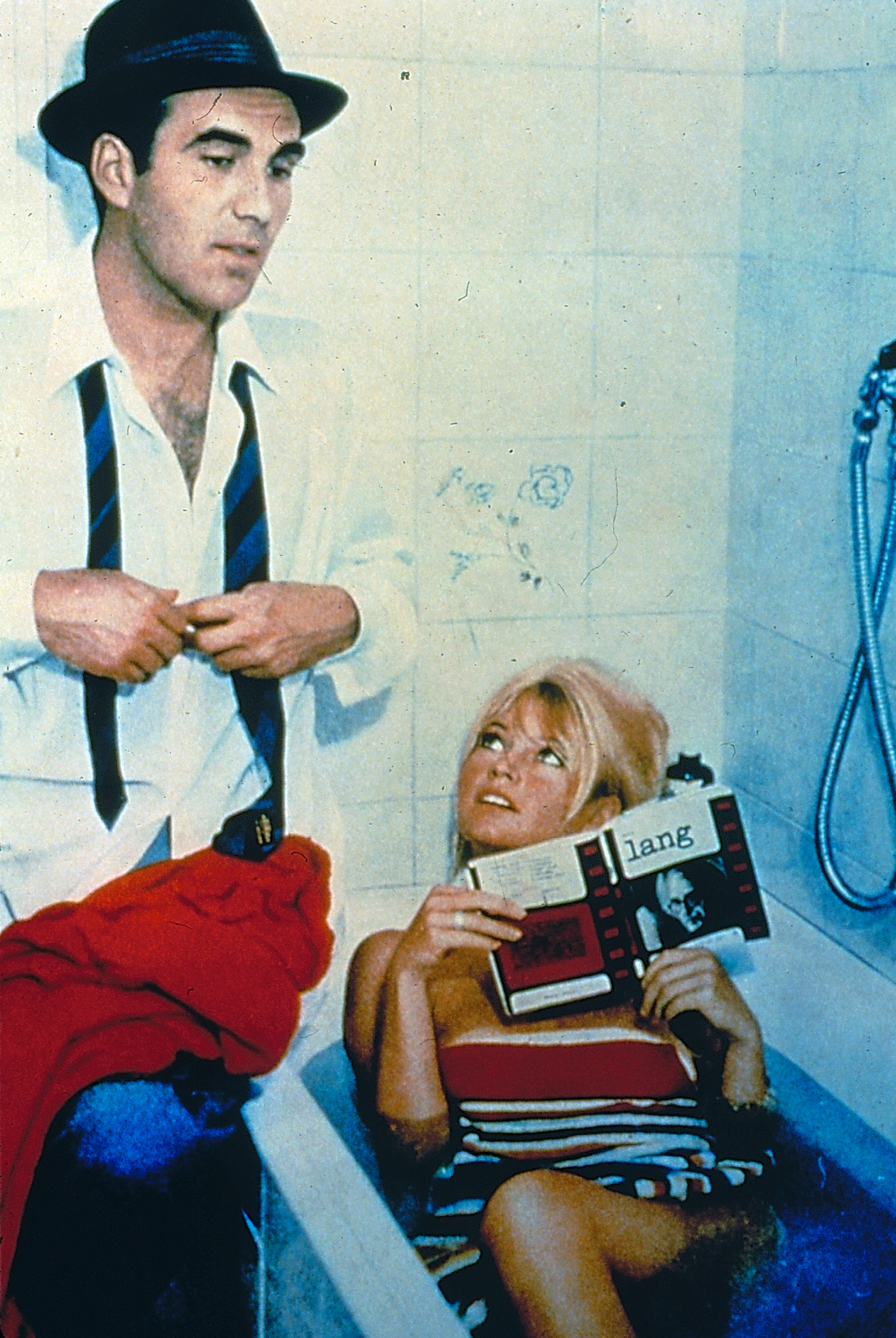 Still of Brigitte Bardot and Michel Piccoli in Le mépris (1963)