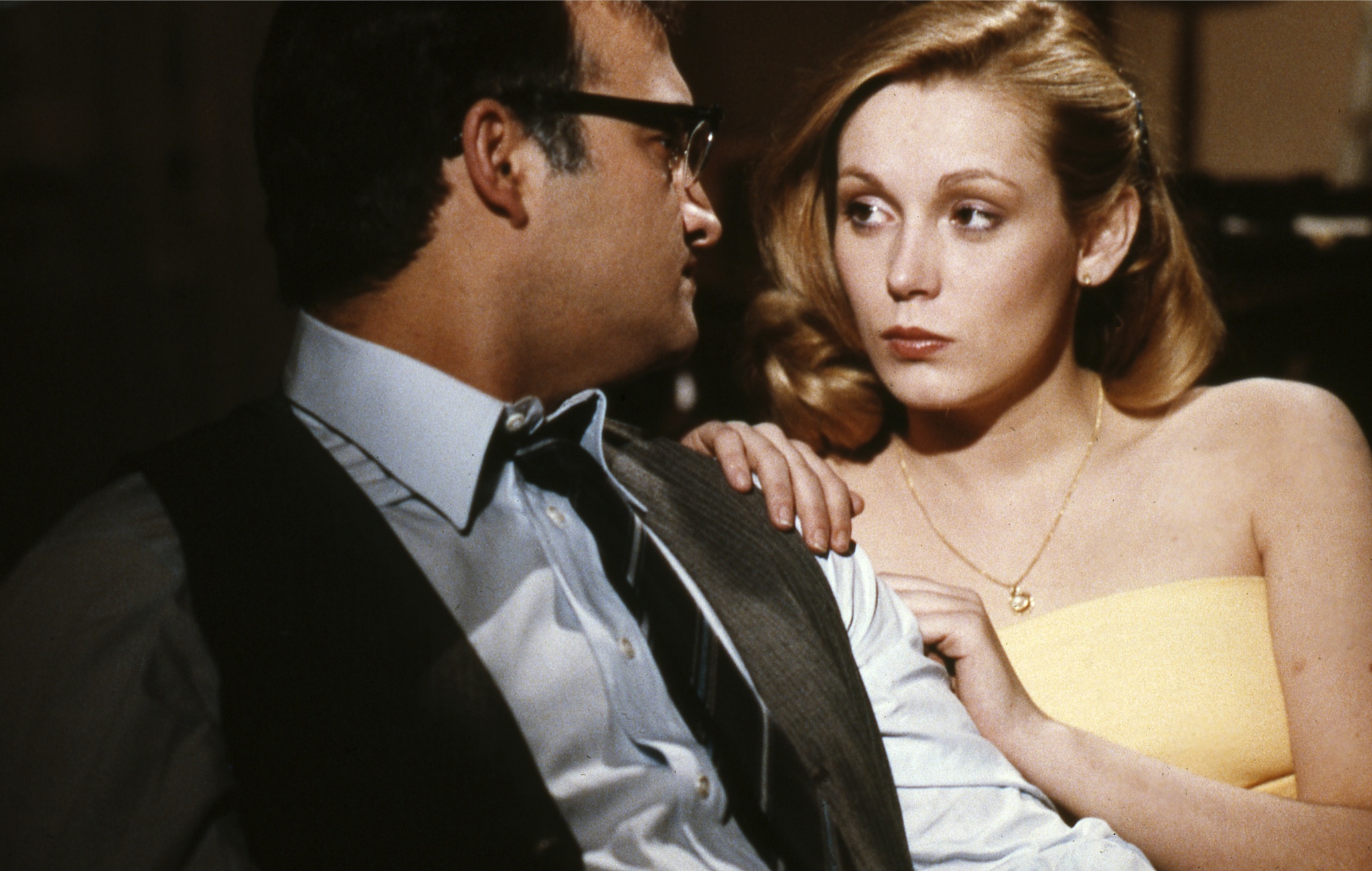 Still of John Belushi and Cathy Moriarty in Neighbors (1981)