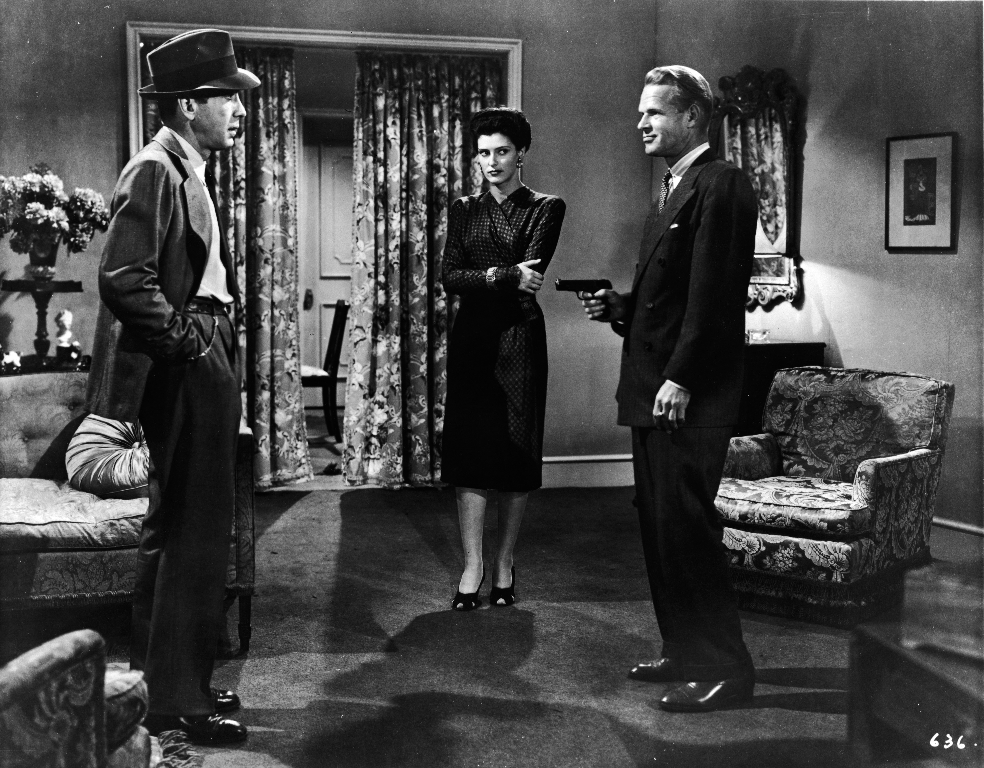 Still of Humphrey Bogart, Sonia Darrin and Louis Jean Heydt in The Big Sleep (1946)