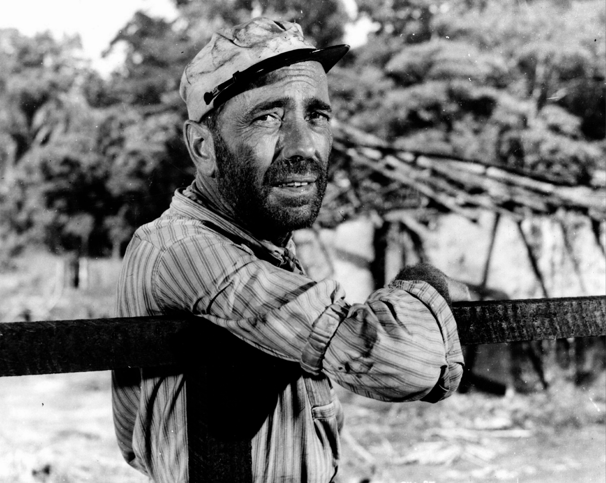 Still of Humphrey Bogart in The African Queen (1951)