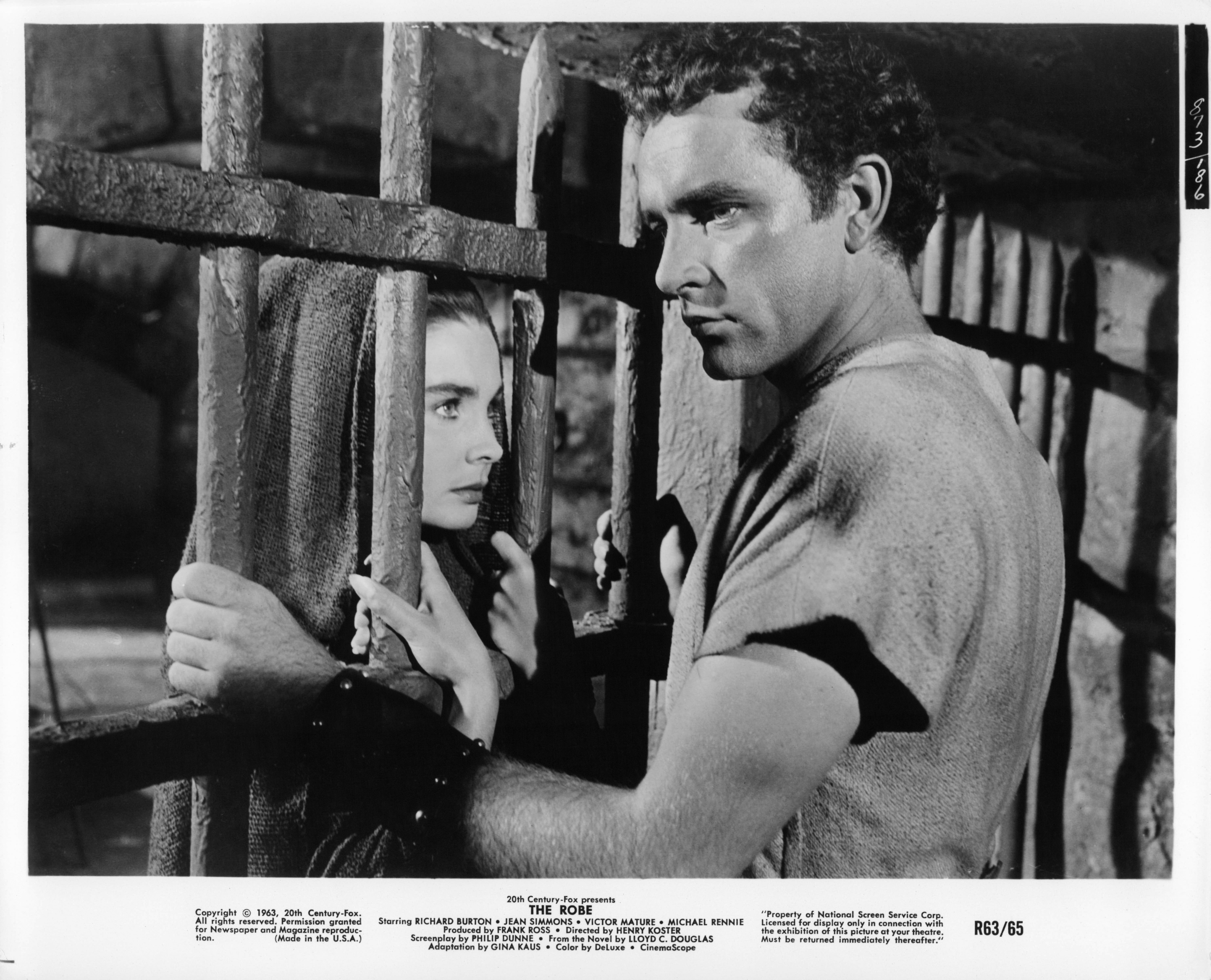 Still of Richard Burton and Jean Simmons in The Robe (1953)