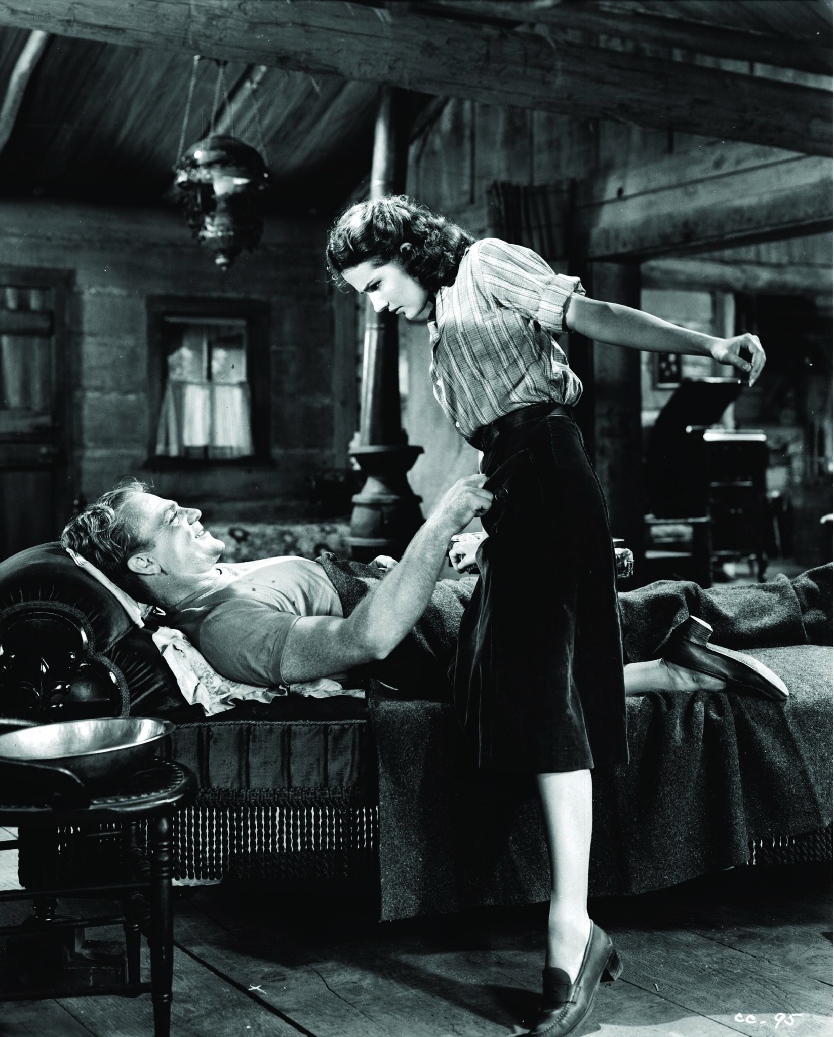 Still of James Cagney and Brenda Marshall in Captains of the Clouds (1942)