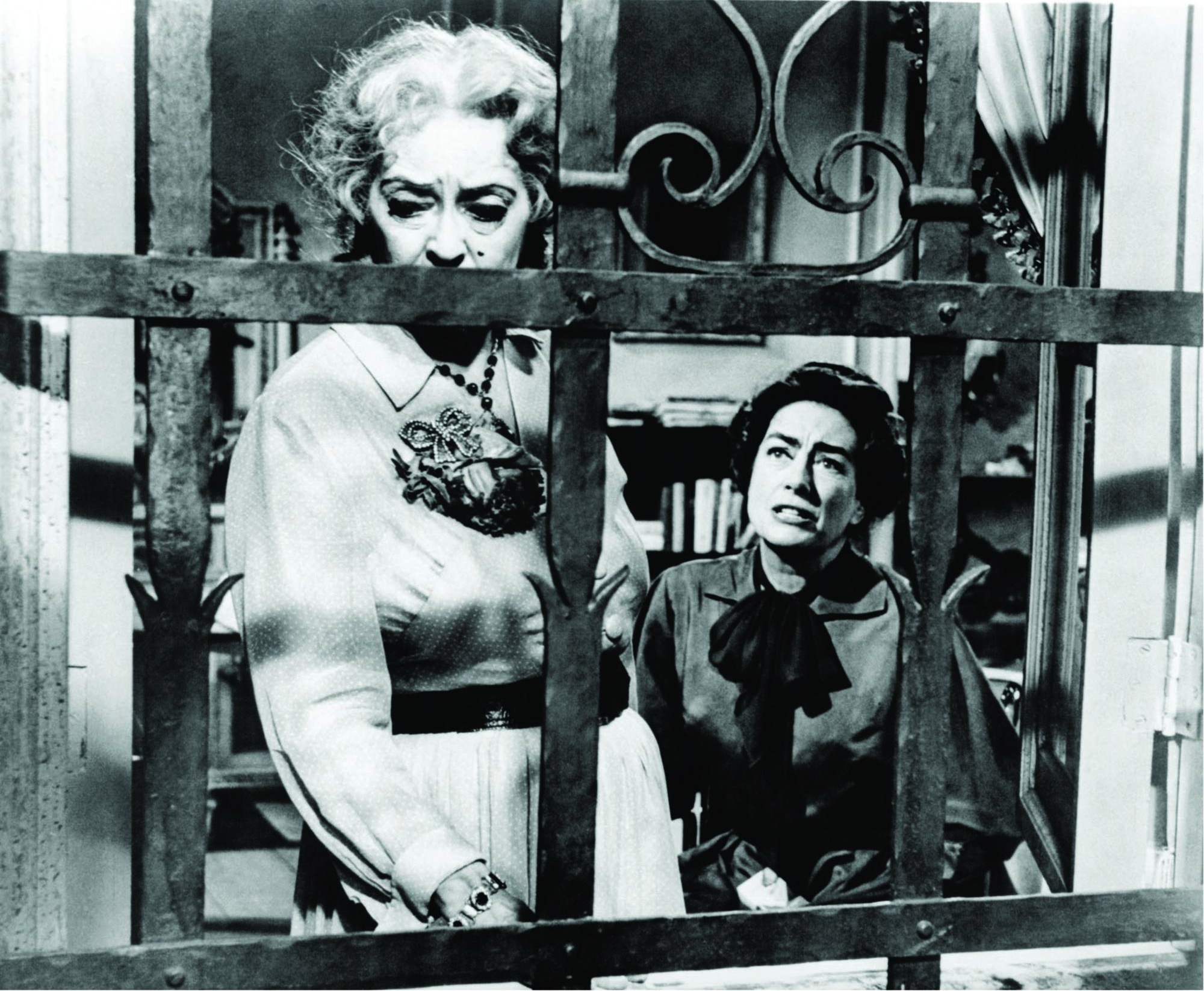 Still of Bette Davis and Joan Crawford in What Ever Happened to Baby Jane? (1962)