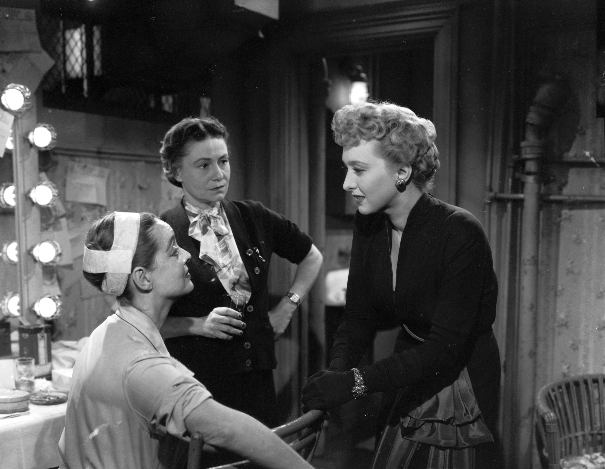 Still of Bette Davis, Celeste Holm and Thelma Ritter in All About Eve (1950)