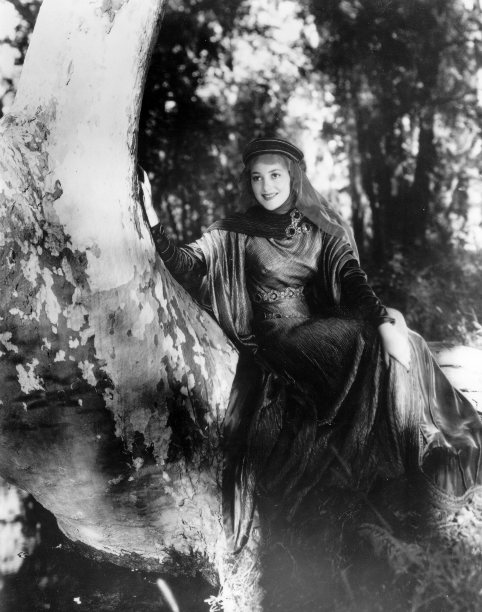 Still of Olivia de Havilland in The Adventures of Robin Hood (1938)