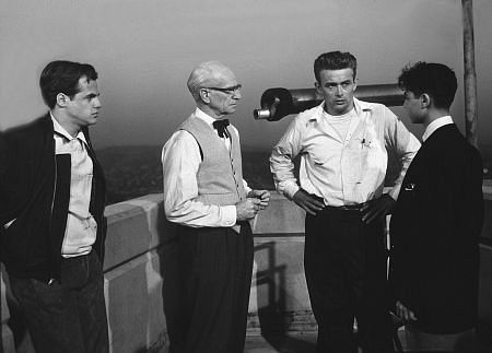 James Dean and Sal Mineo discusses a scene or the roof of the Planetarium for 