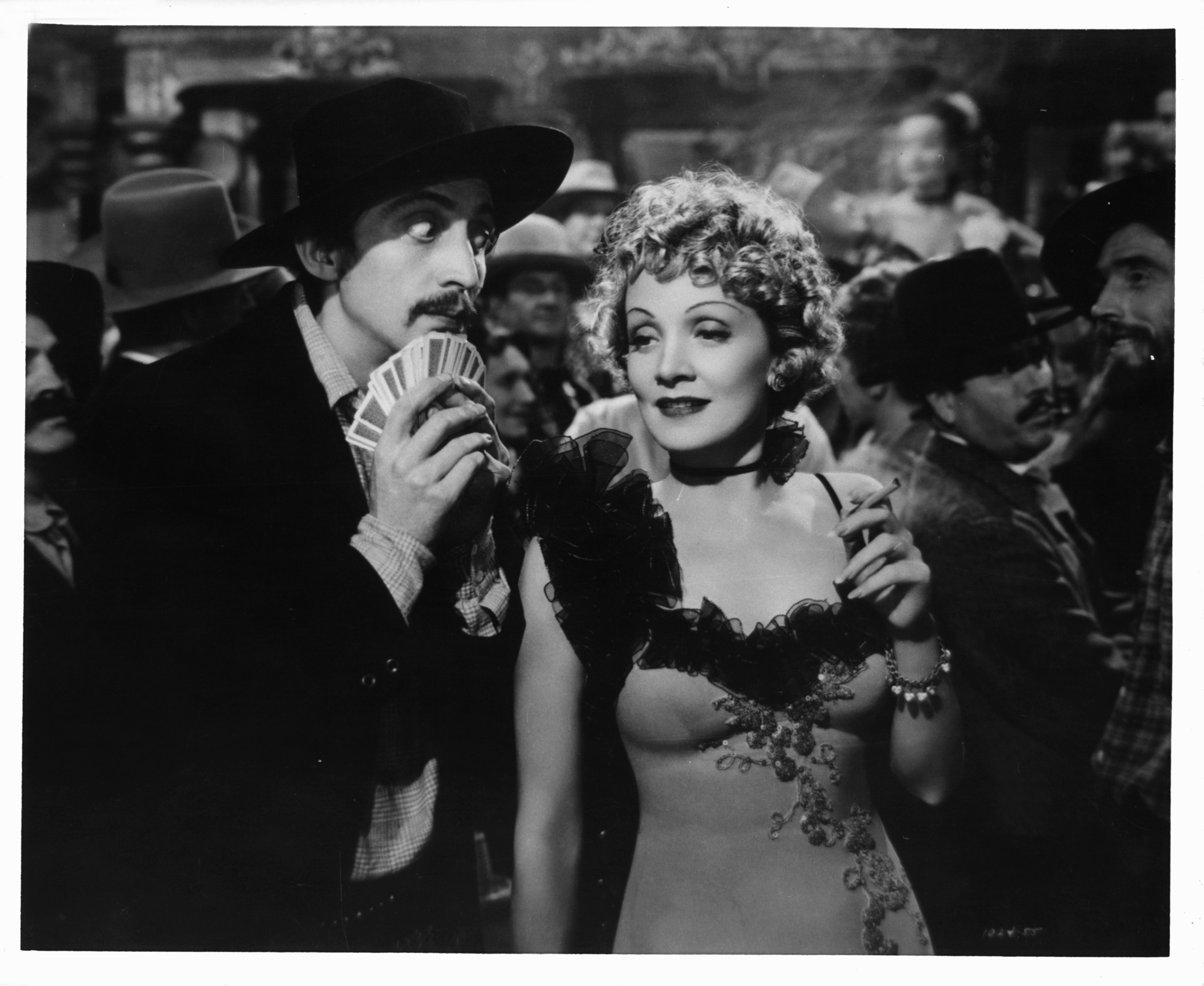 Still of Marlene Dietrich in Destry Rides Again (1939)
