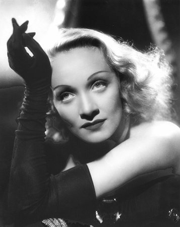 Marlene Dietrich, 1934 **I.V.