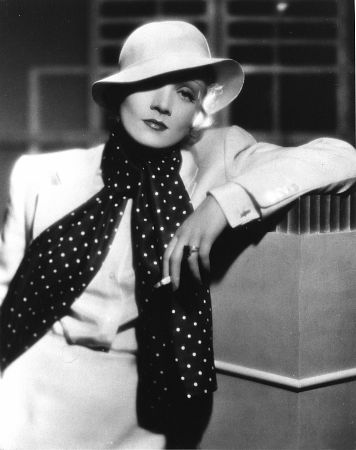 Marlene Dietrich, 1934.