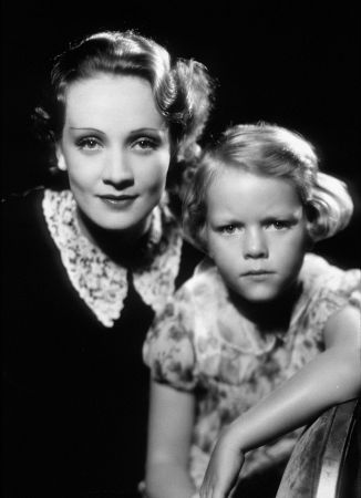 Marlene Dietrich with five year old daughter Maria Seiber, 1931.