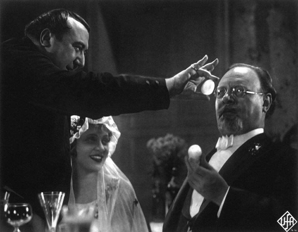 Still of Marlene Dietrich, Kurt Gerron and Emil Jannings in Der blaue Engel (1930)