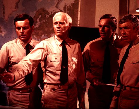 Still of Henry Fonda, Charlton Heston, James Coburn and Robert Wagner in Midway (1976)