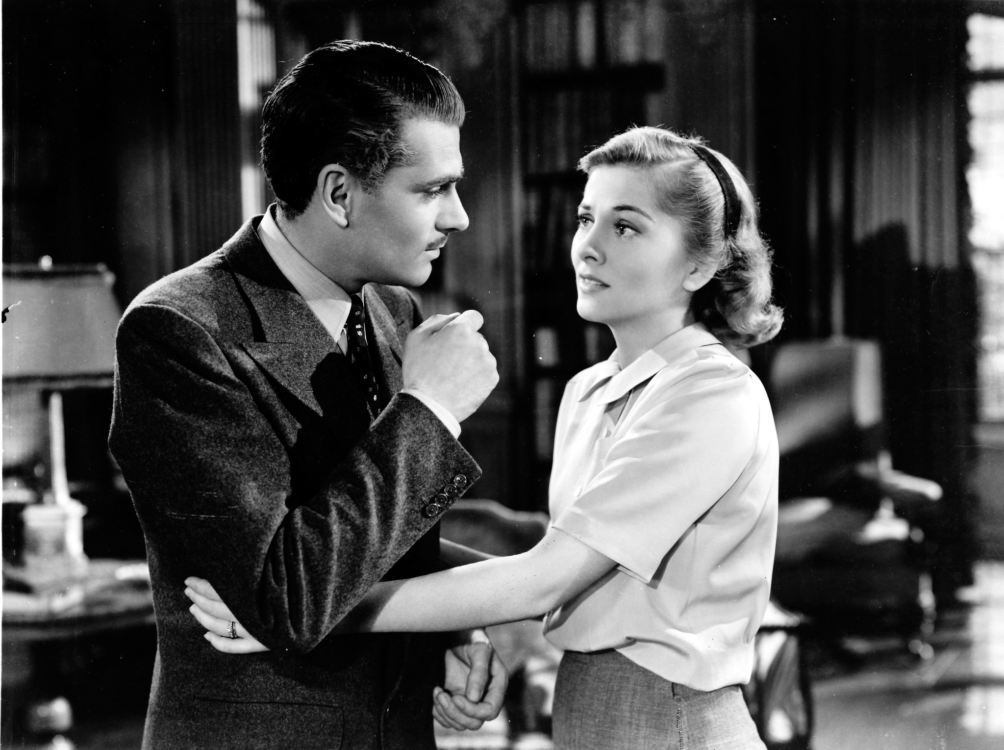 Still of Joan Fontaine and Laurence Olivier in Rebecca (1940)