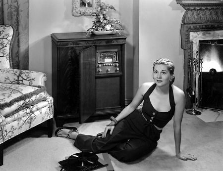 Joan Fontaine Circa 1940