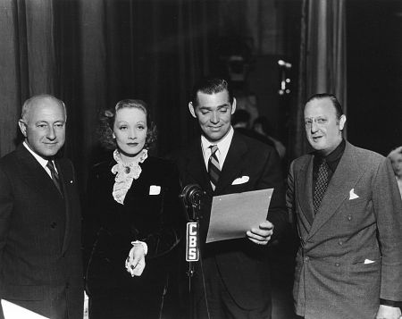 Cecil B. DeMille, Marlene Dietrich, Clark Gable, Jesse Lasky, c. 1932.