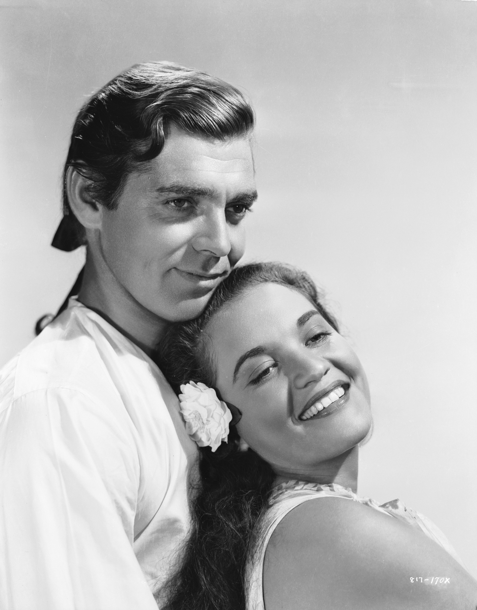 Still of Clark Gable and Movita in Mutiny on the Bounty (1935)