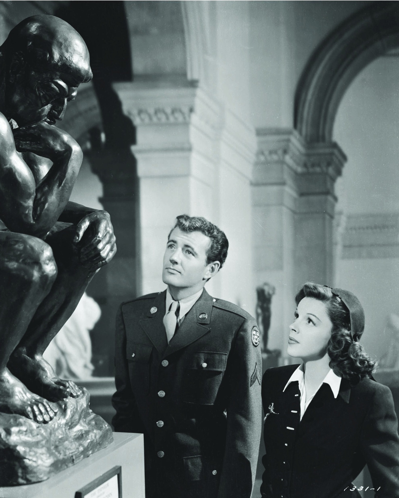 Still of Judy Garland and Robert Walker in The Clock (1945)