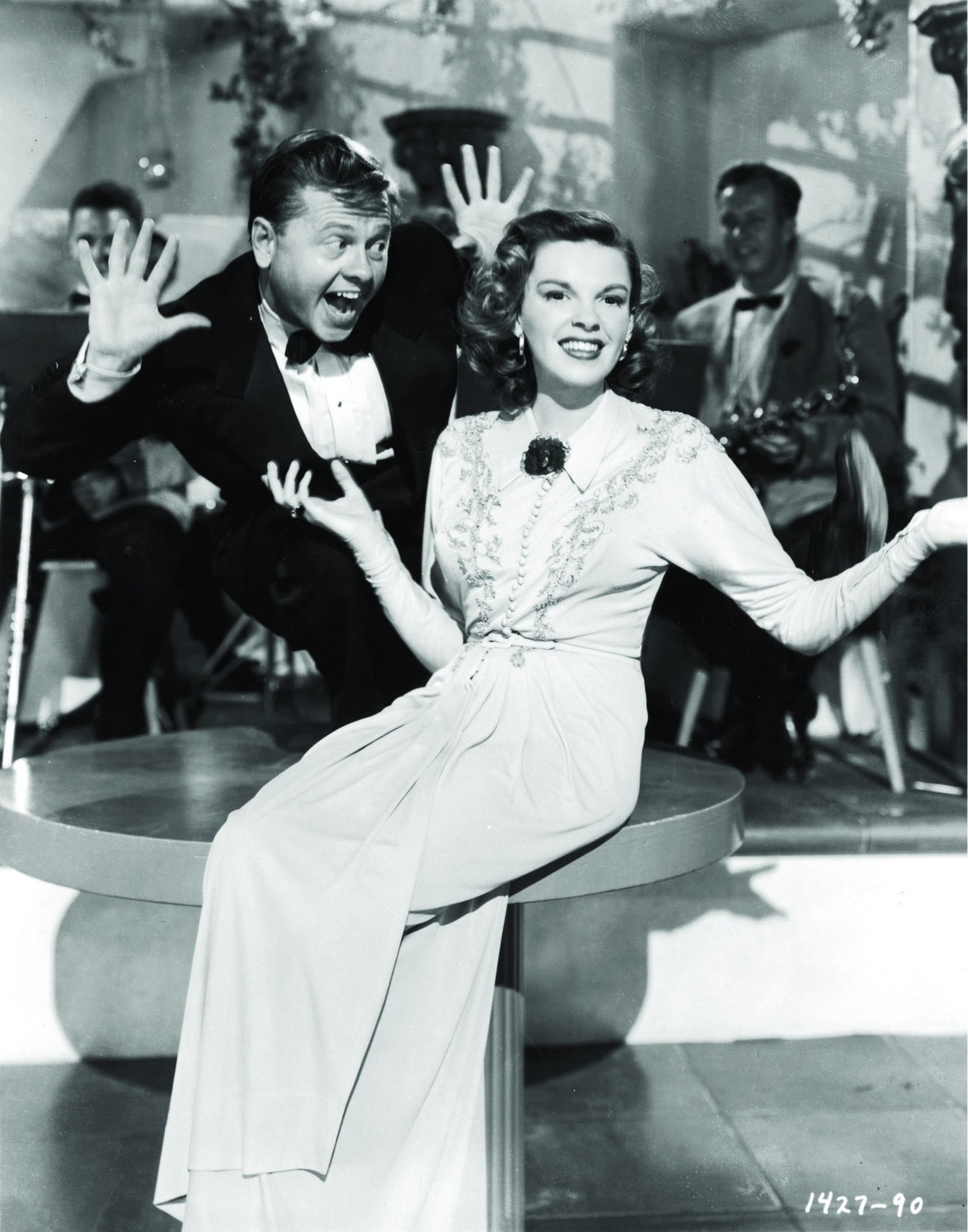 Still of Judy Garland and Mickey Rooney in Words and Music (1948)