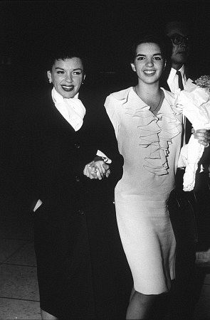 Judy Garland and daughter Liza Minnelli, 1964.