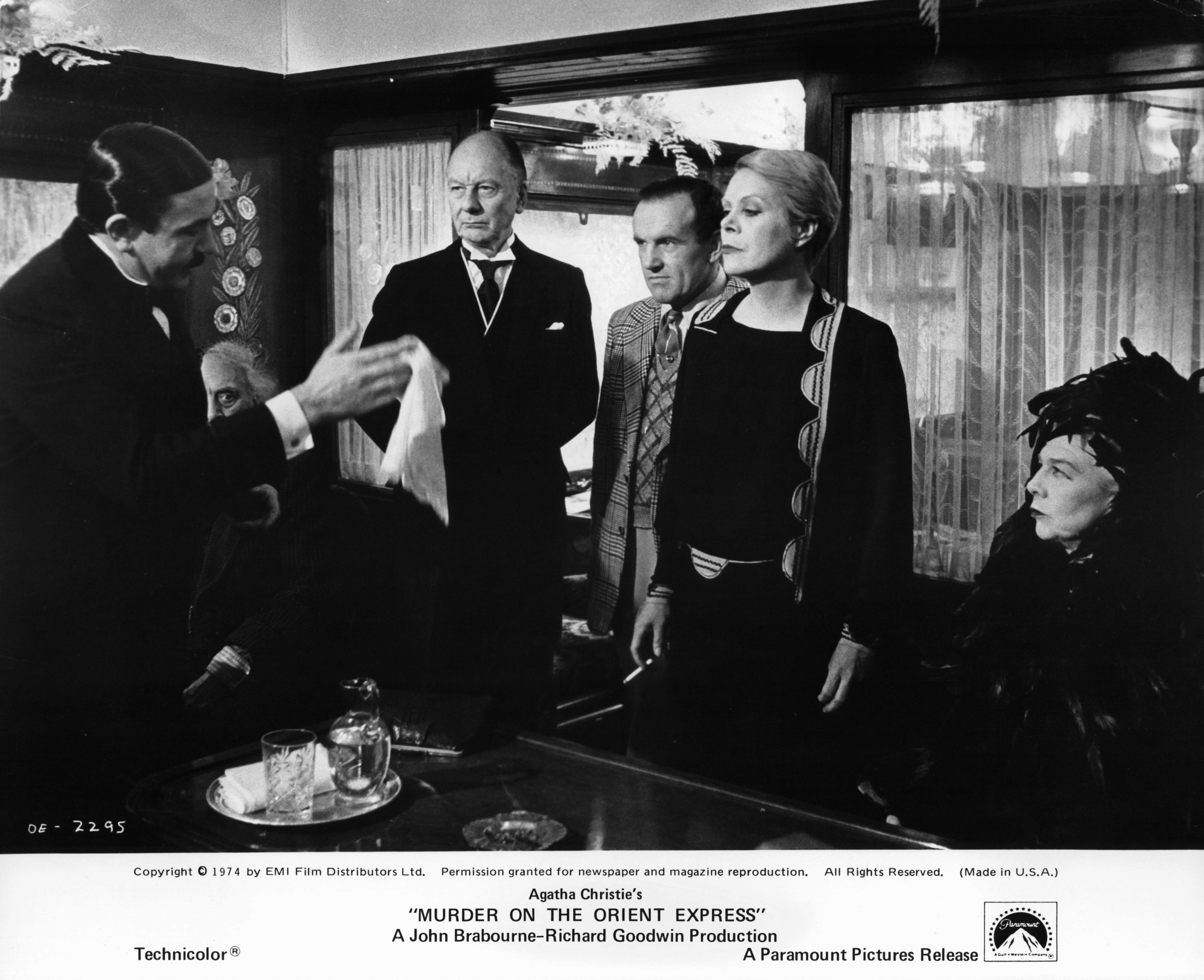 Still of John Gielgud, Albert Finney and Rachel Roberts in Murder on the Orient Express (1974)
