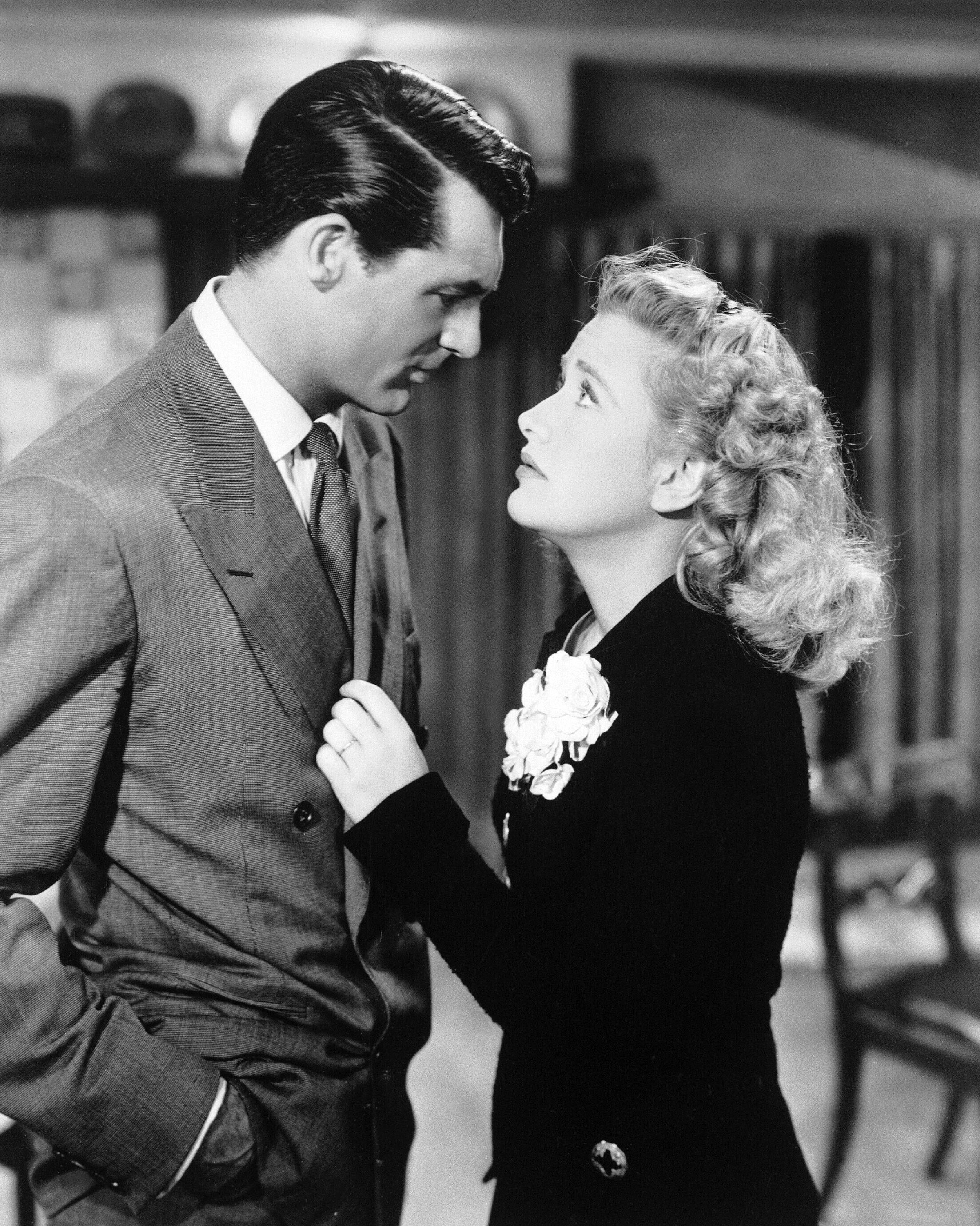Still of Cary Grant and Priscilla Lane in Arsenic and Old Lace (1944)