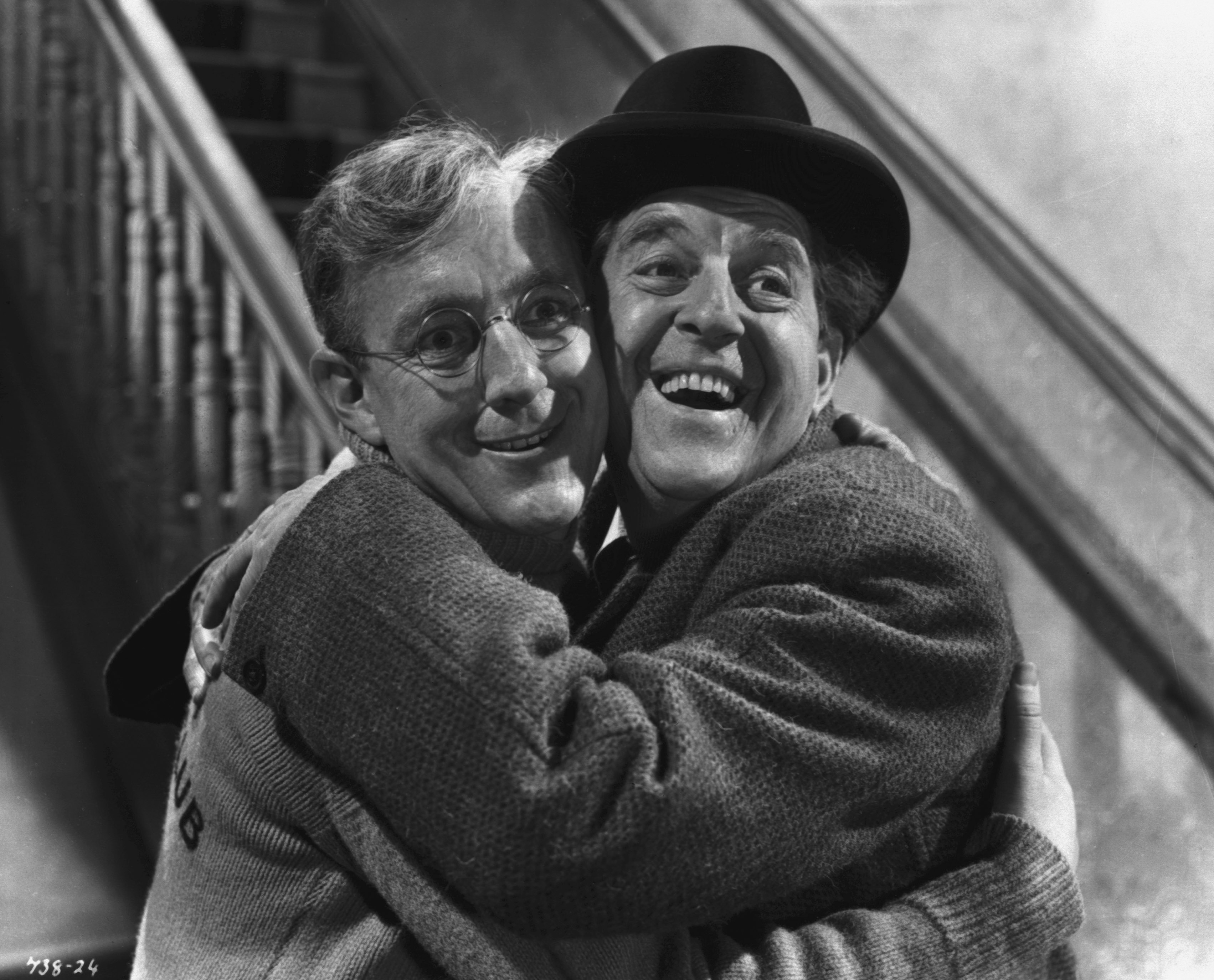 Still of Alec Guinness and Stanley Holloway in The Lavender Hill Mob (1951)