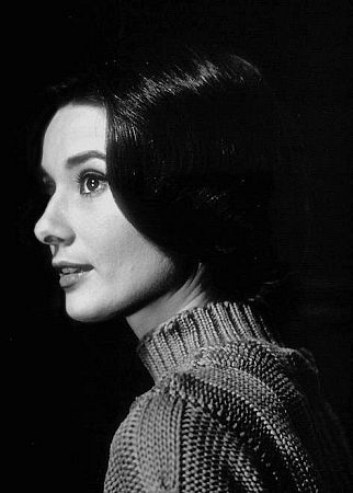 33-91 Audrey Hepburn