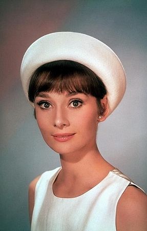 33-1022 Audrey Hepburn C. 1966