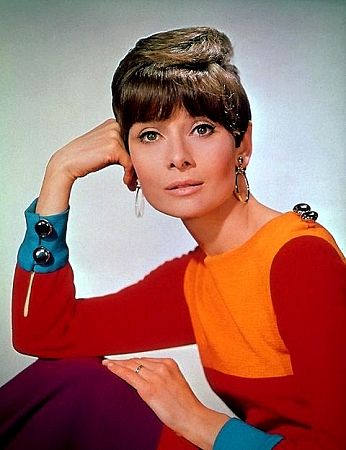 33-1033 Audrey Hepburn C. 1966
