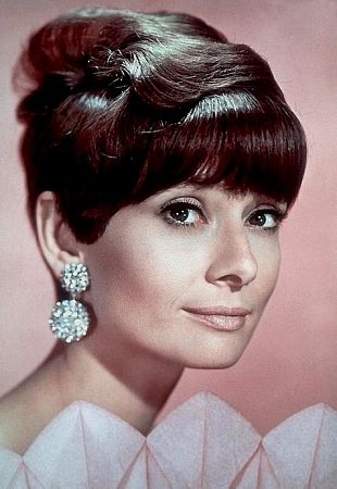 33-1141 Audrey Hepburn C. 1964