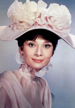 33-1142 Audrey Hepburn 