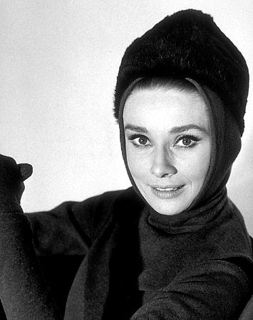 33-2310 Audrey Hepburn