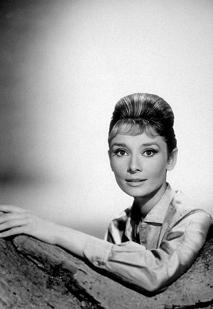 33-2303 Audrey Hepburn