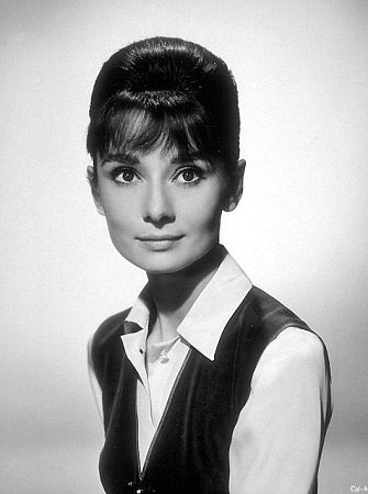 33-2308 Audrey Hepburn