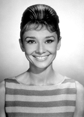33-23202 Audrey Hepburn