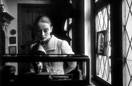 33-2242 Audrey Hepburn C. 1959