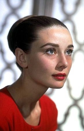 33-2299 Audrey Hepburn C. 1959
