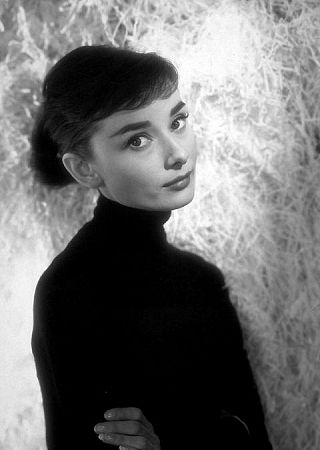 33-2290 Audrey Hepburn C. 1957