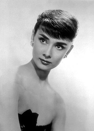 33-353 Audrey Hepburn C. 1953