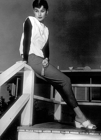 33-361 Audrey Hepburn C. 1953