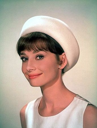 33-1023 Audrey Hepburn