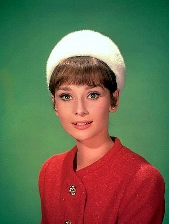 33-1024 Audrey Hepburn C. 1953