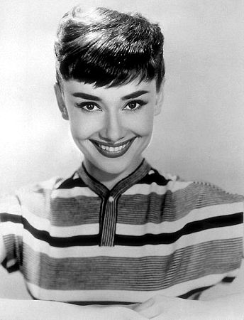 33-340 Audrey Hepburn C. 1952
