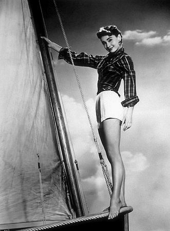 33-107 Audrey Hepburn in 