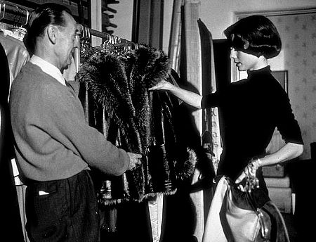 33-21 Audrey Hepburn in her dressing room