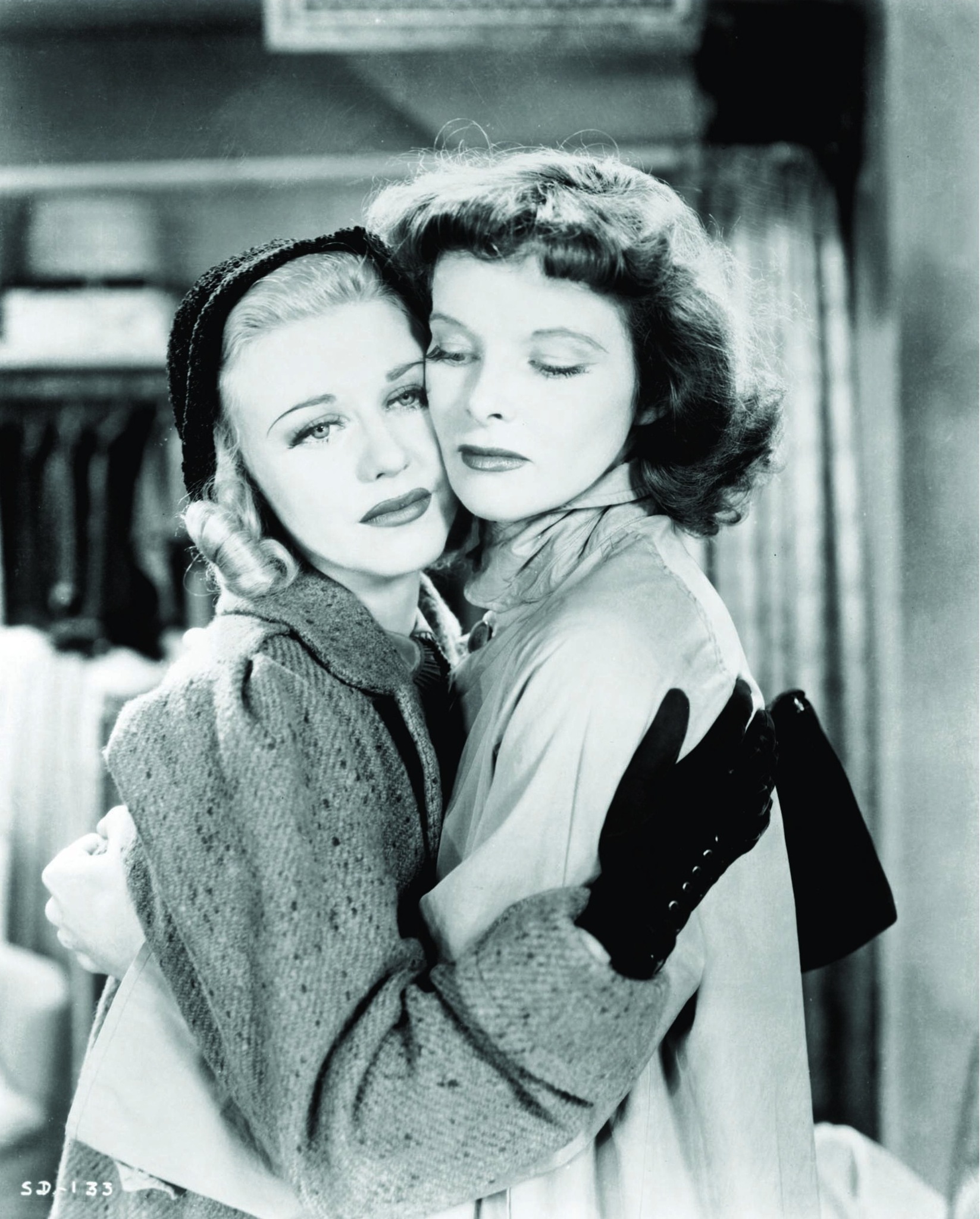 Still of Katharine Hepburn and Ginger Rogers in Stage Door (1937)