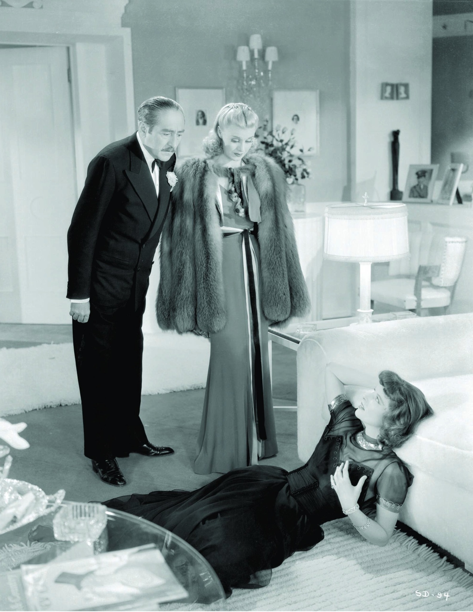 Still of Katharine Hepburn, Ginger Rogers and Adolphe Menjou in Stage Door (1937)